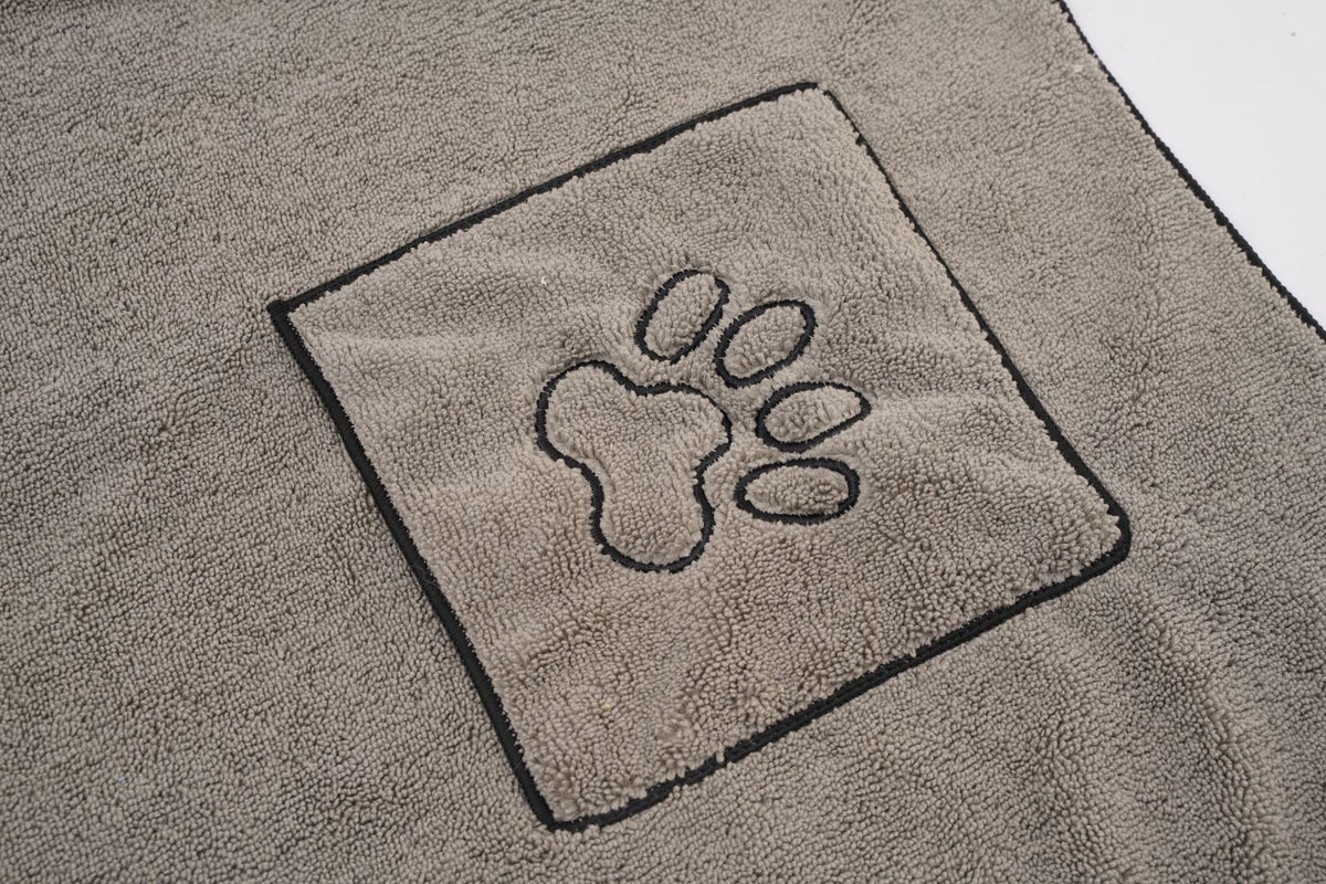 Quick-Dry Microfiber Pet Towel with Hand Pockets — 20 x 40 in
